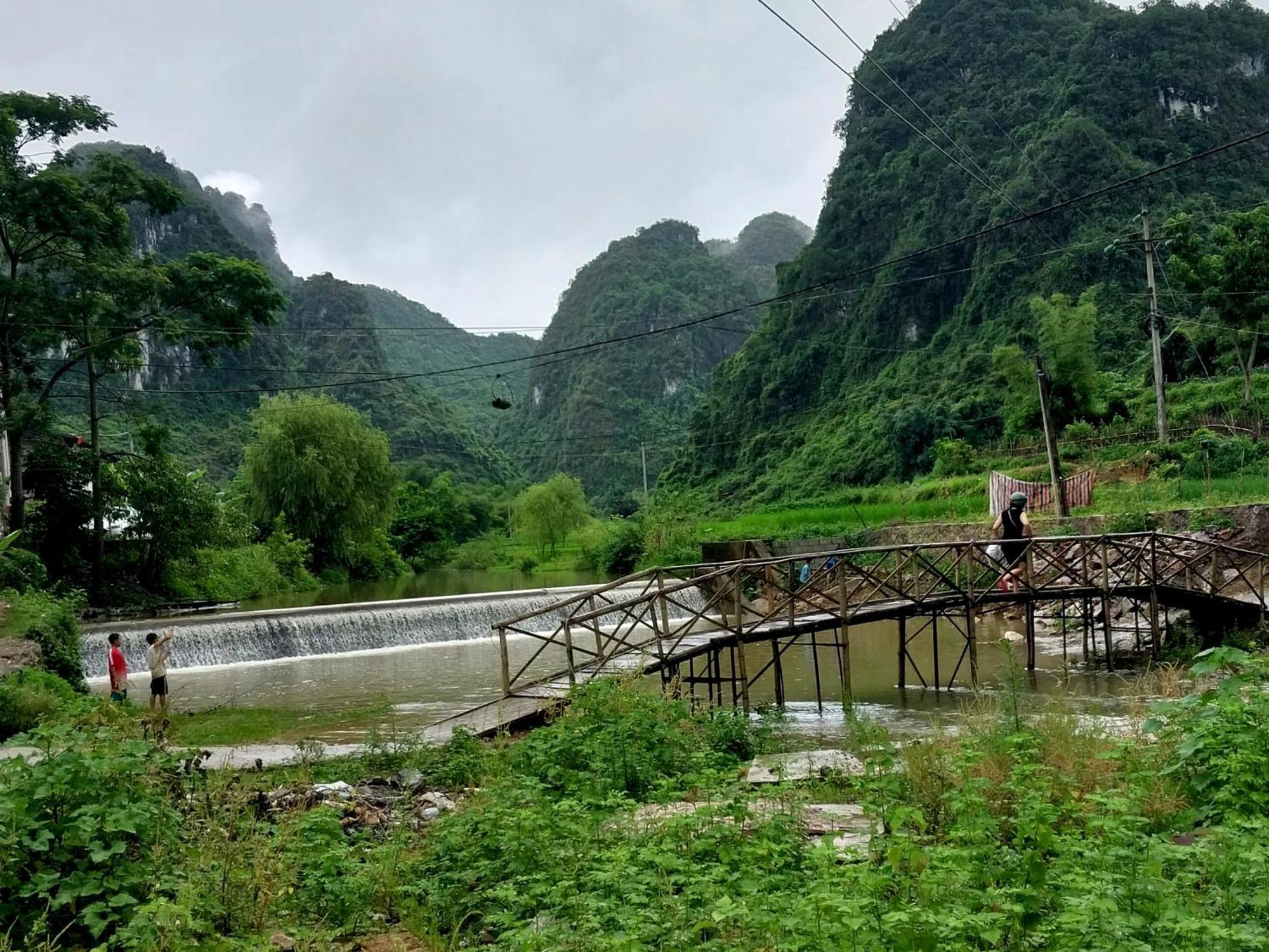 Trieu Hoan Homestay カオバン エクステリア 写真