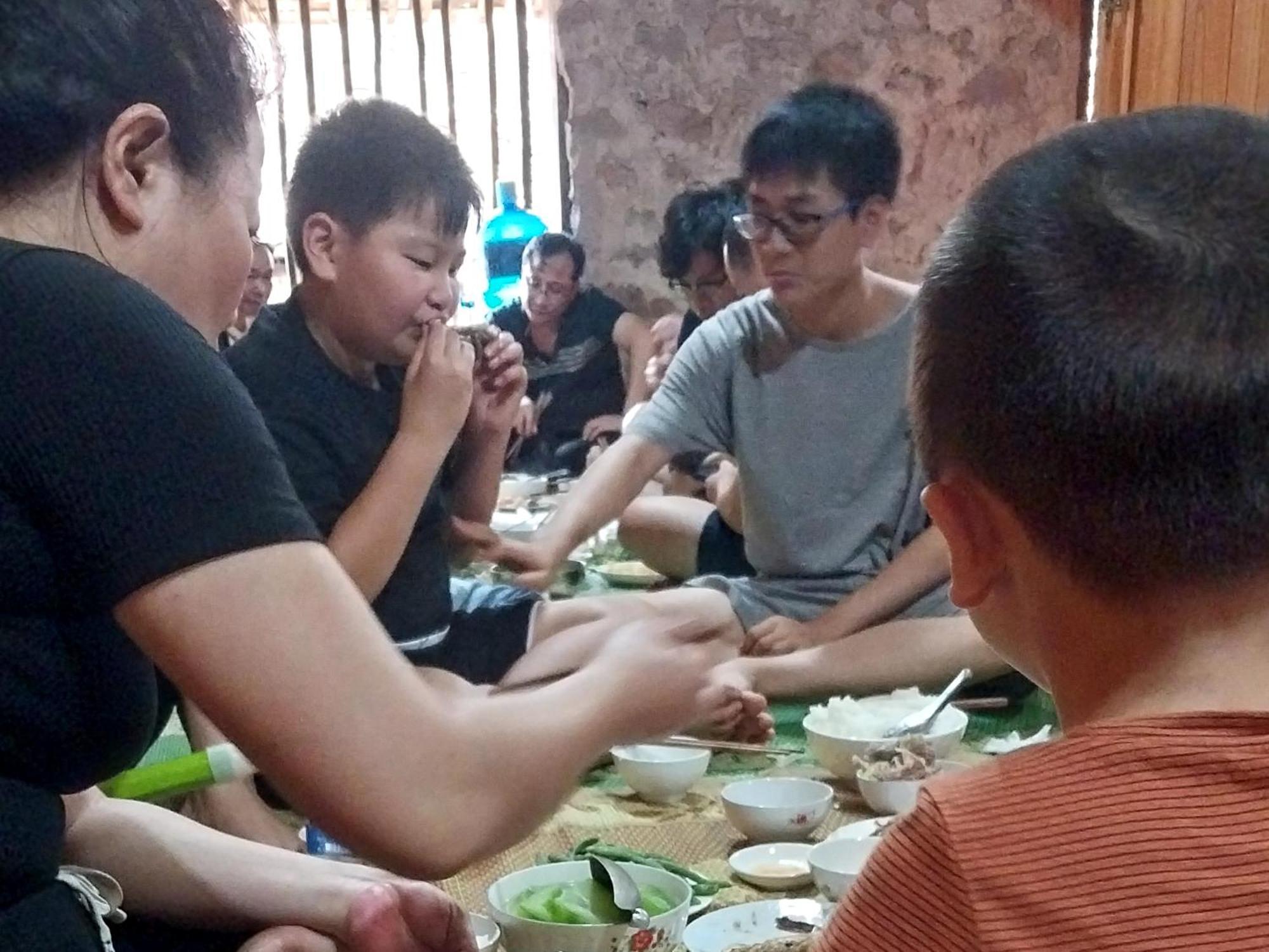Trieu Hoan Homestay カオバン エクステリア 写真