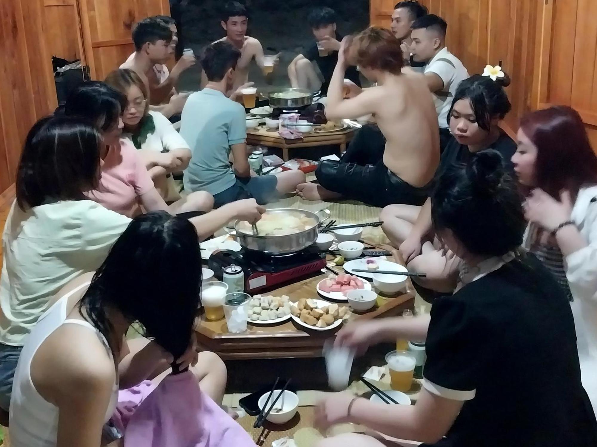 Trieu Hoan Homestay カオバン エクステリア 写真