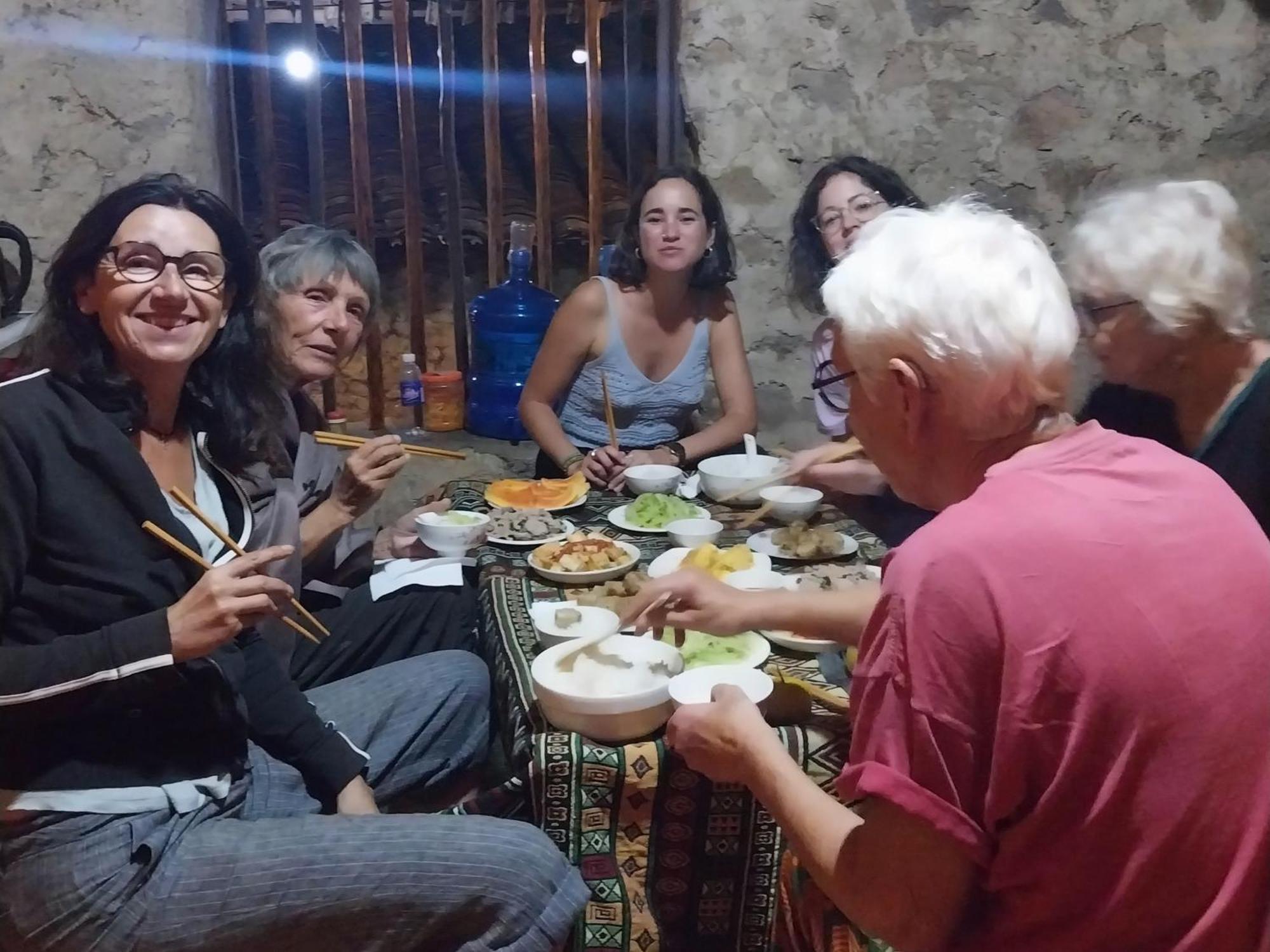 Trieu Hoan Homestay カオバン エクステリア 写真