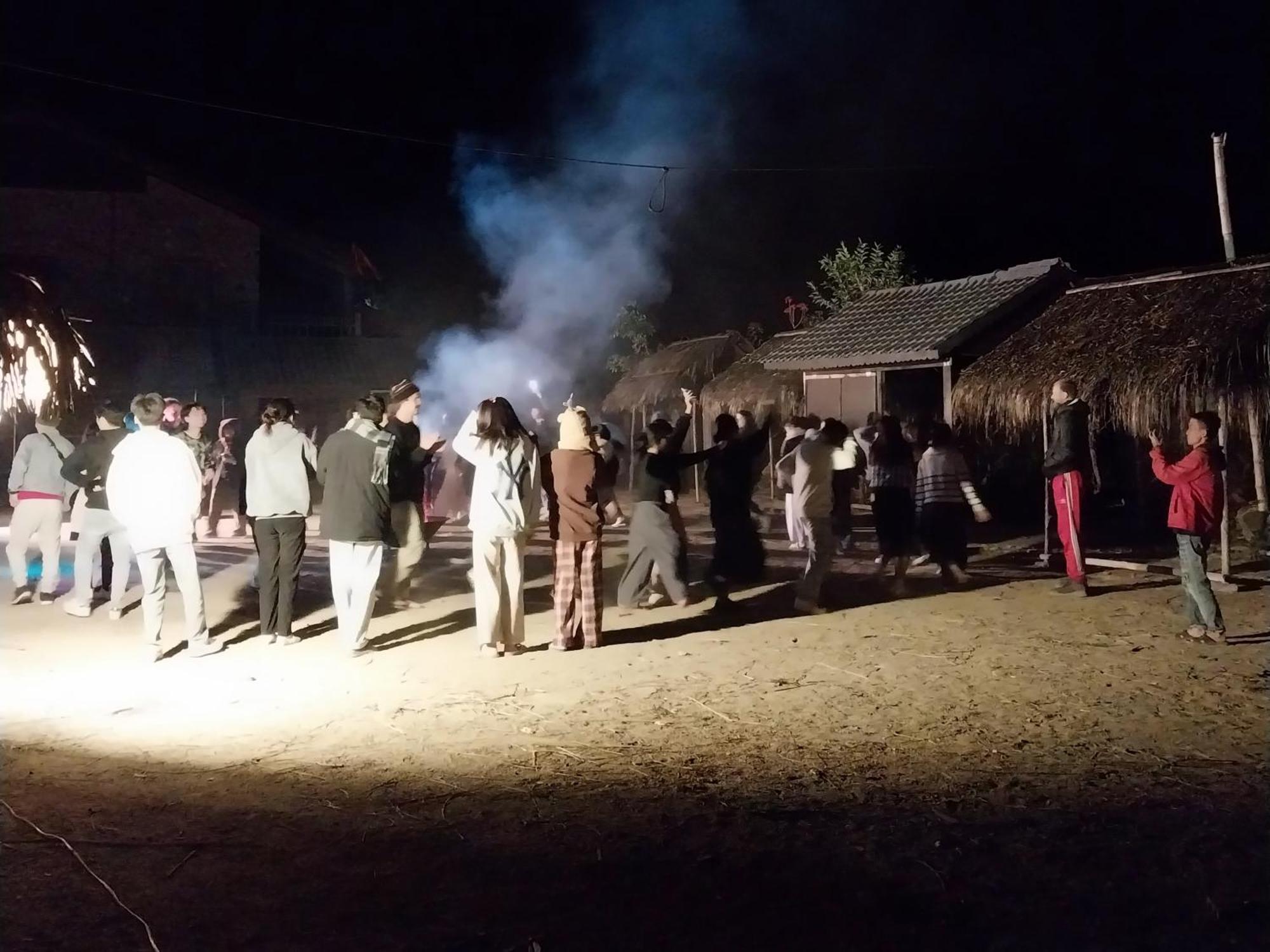 Trieu Hoan Homestay カオバン エクステリア 写真