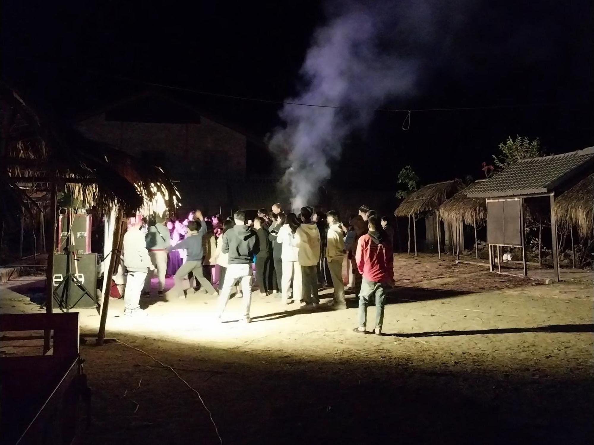 Trieu Hoan Homestay カオバン エクステリア 写真
